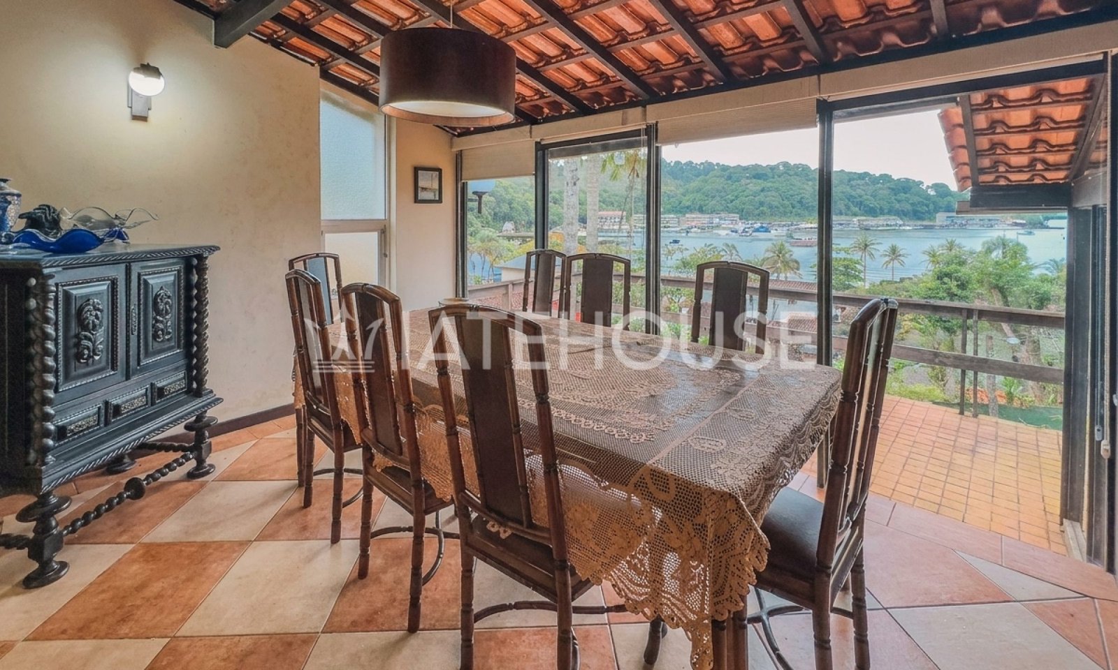 Remove_logo_from_house_image_20261008151349-2