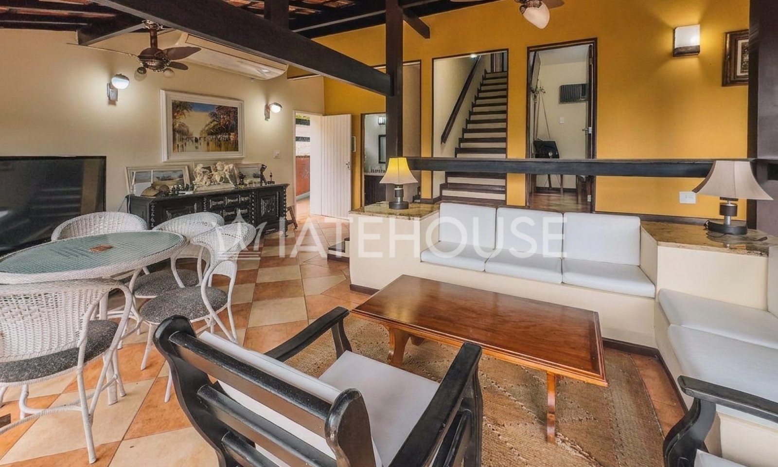Remove_logo_from_house_image_20261008151356-2