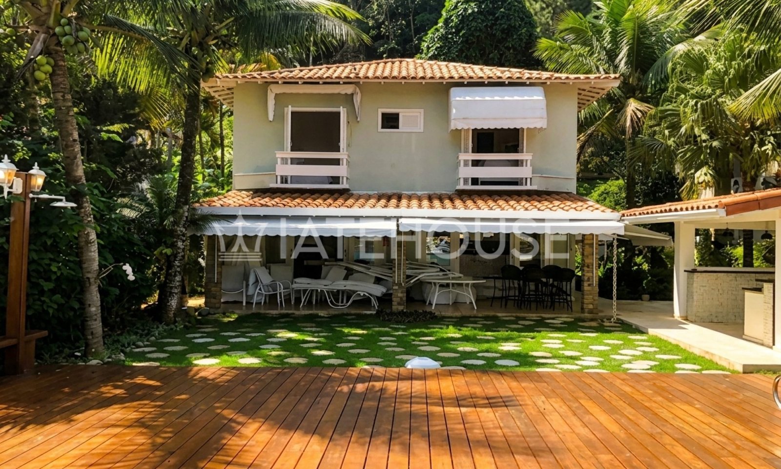 Remove_logo_from_house_image_20261008161633